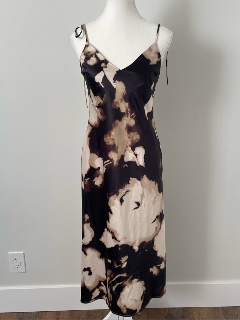 Park and Fifth Satin Slip Midi Dress Size XS Champagne/Black Wedding Guest Event